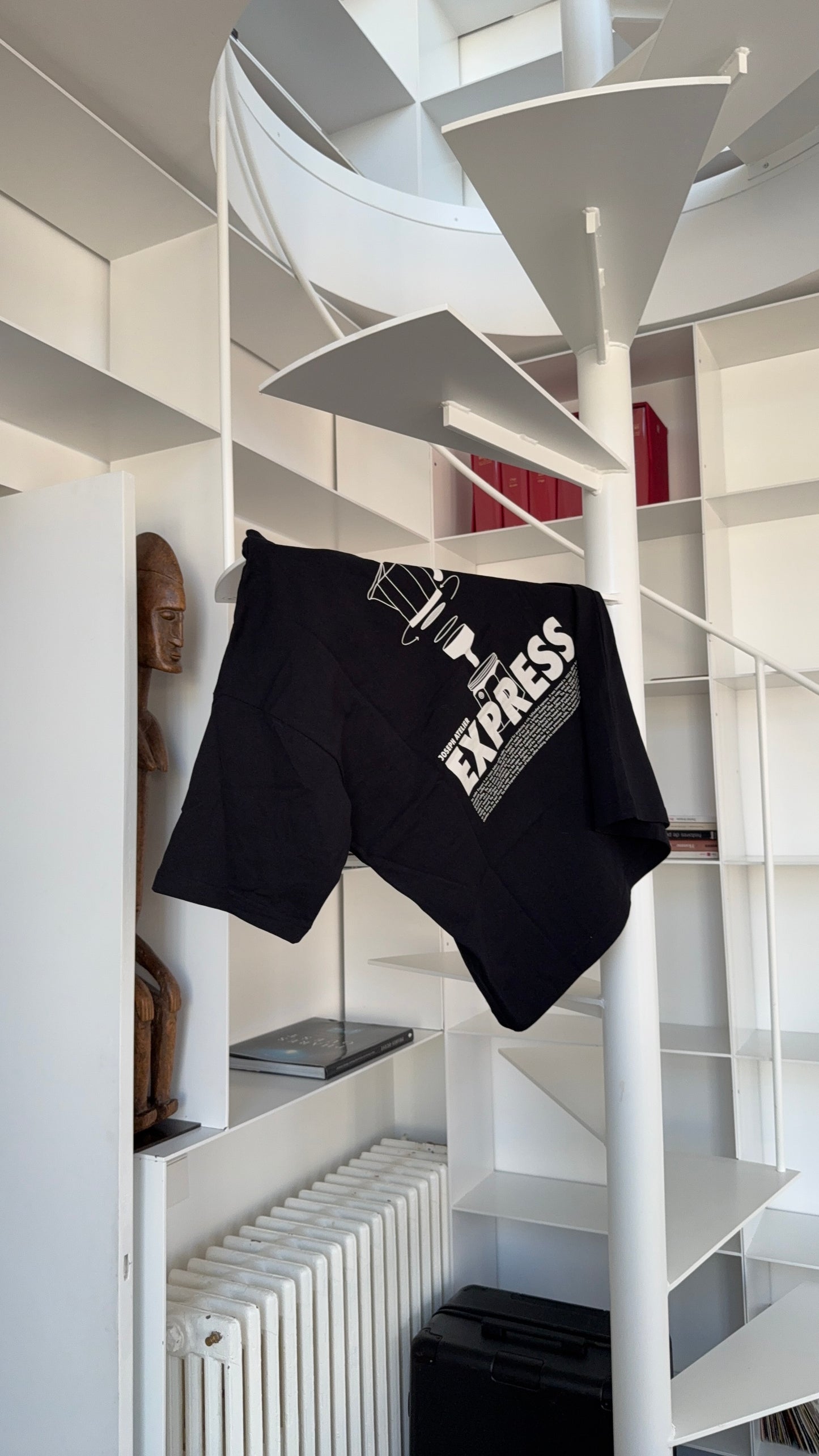 classic tee black