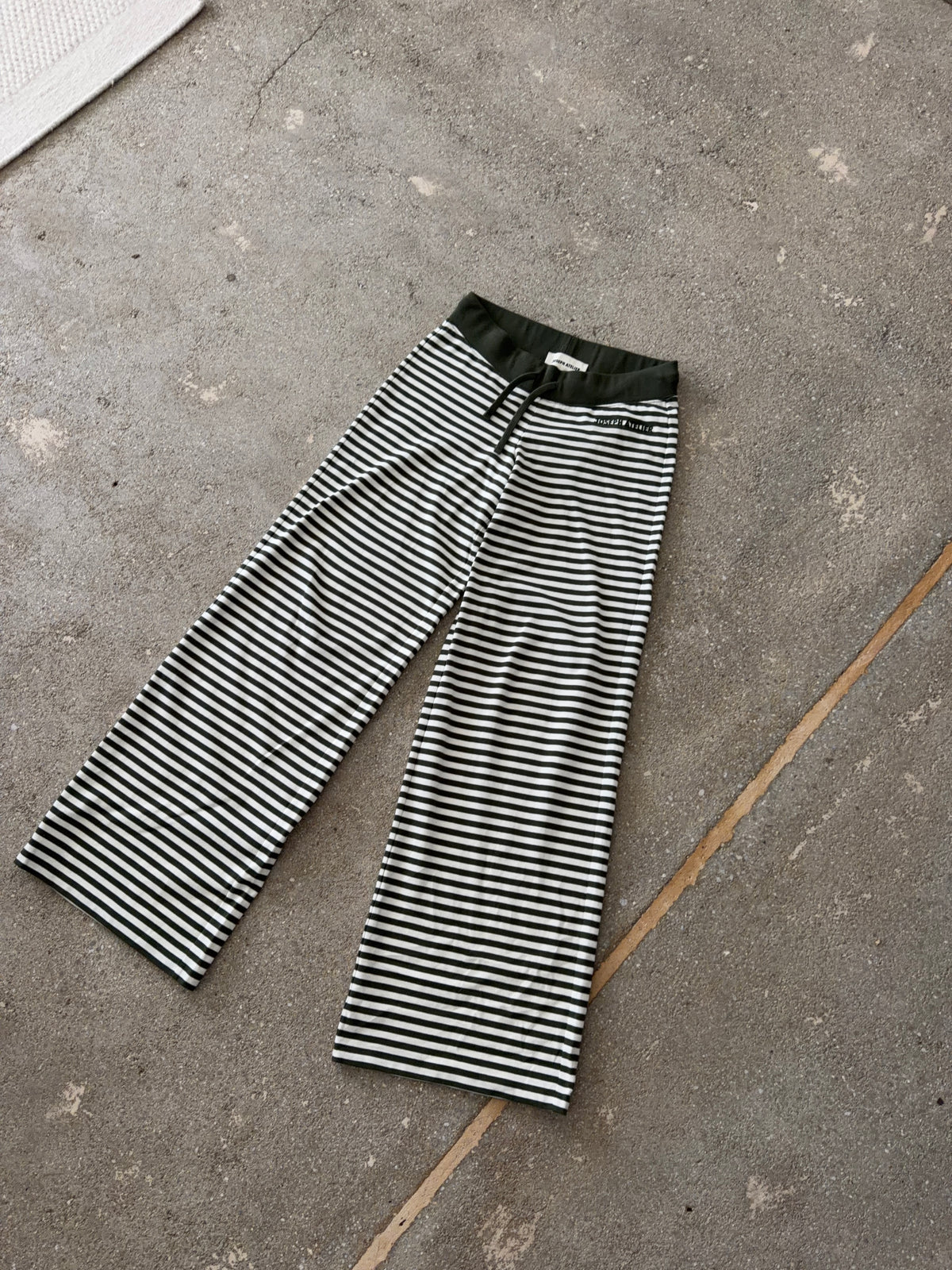 soft low waist sweatpants sage