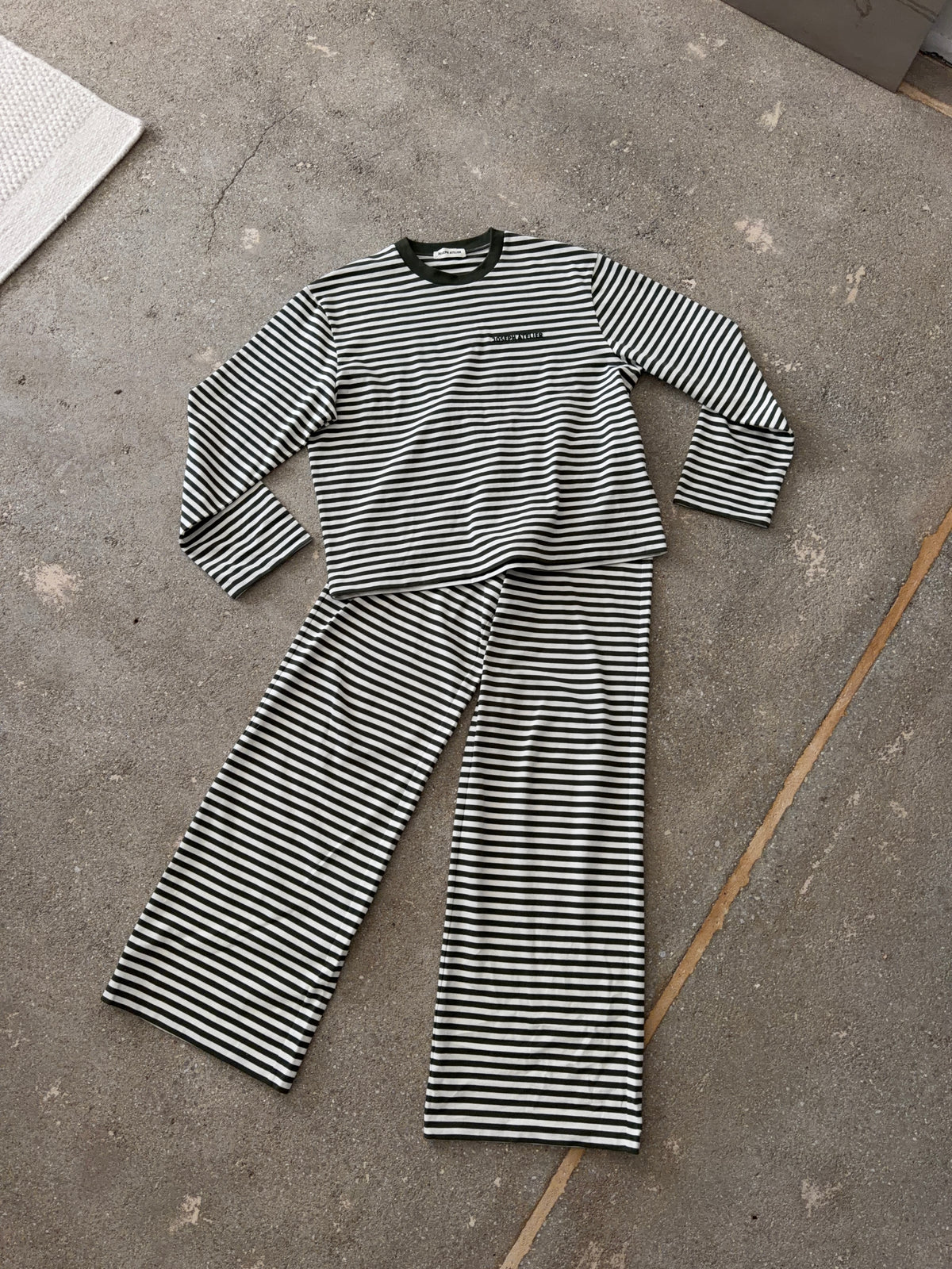 soft low waist sweatpants sage
