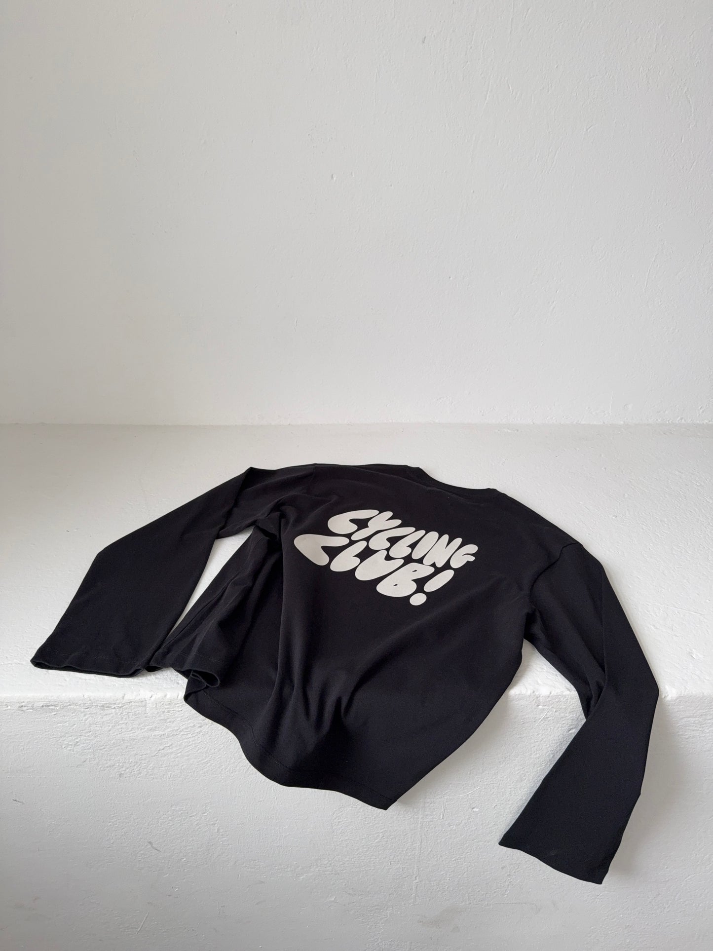classic longsleeve black