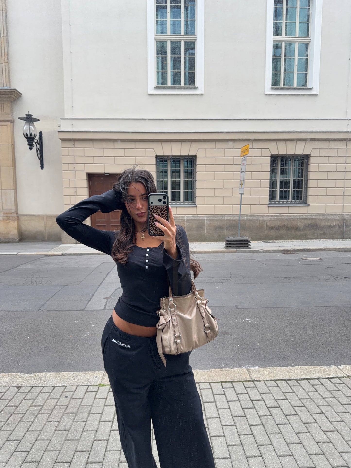 essential sweatpants black