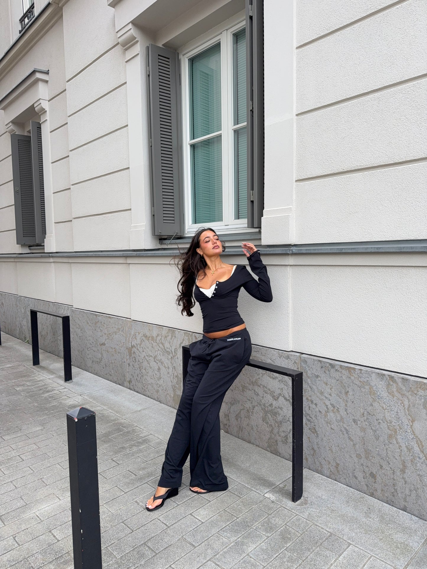 essential sweatpants black