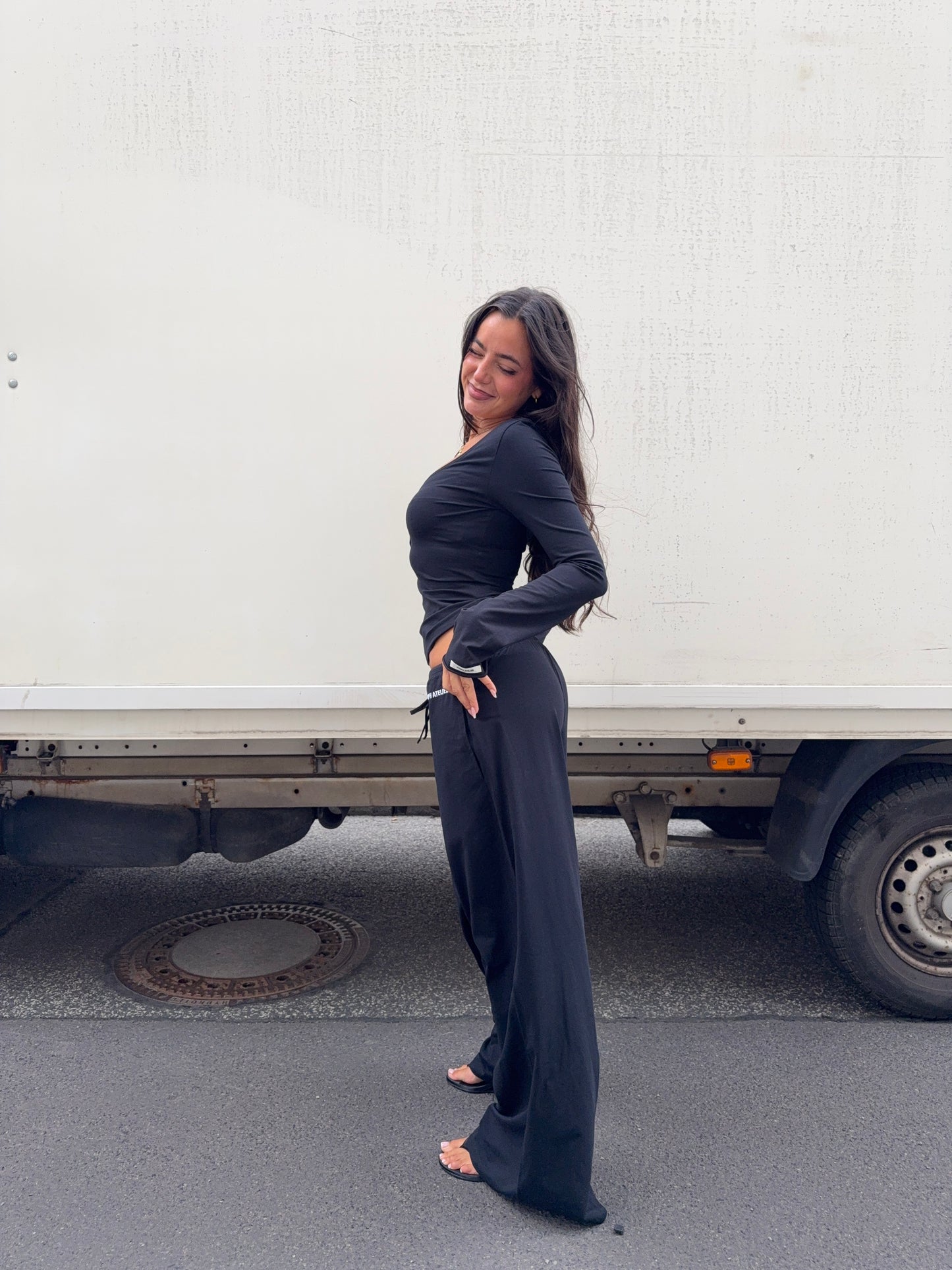 essential sweatpants black