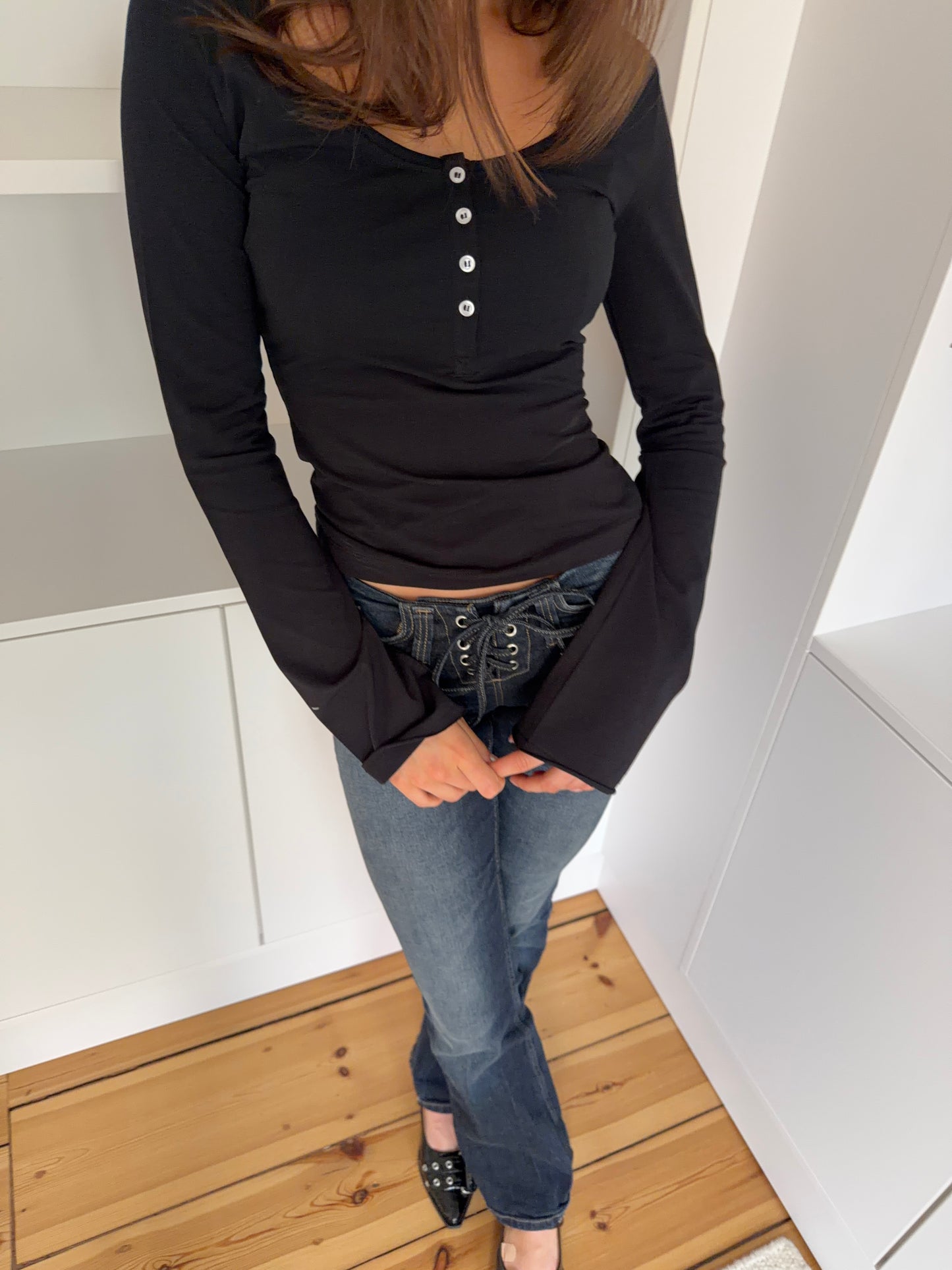 essential longsleeve henley black