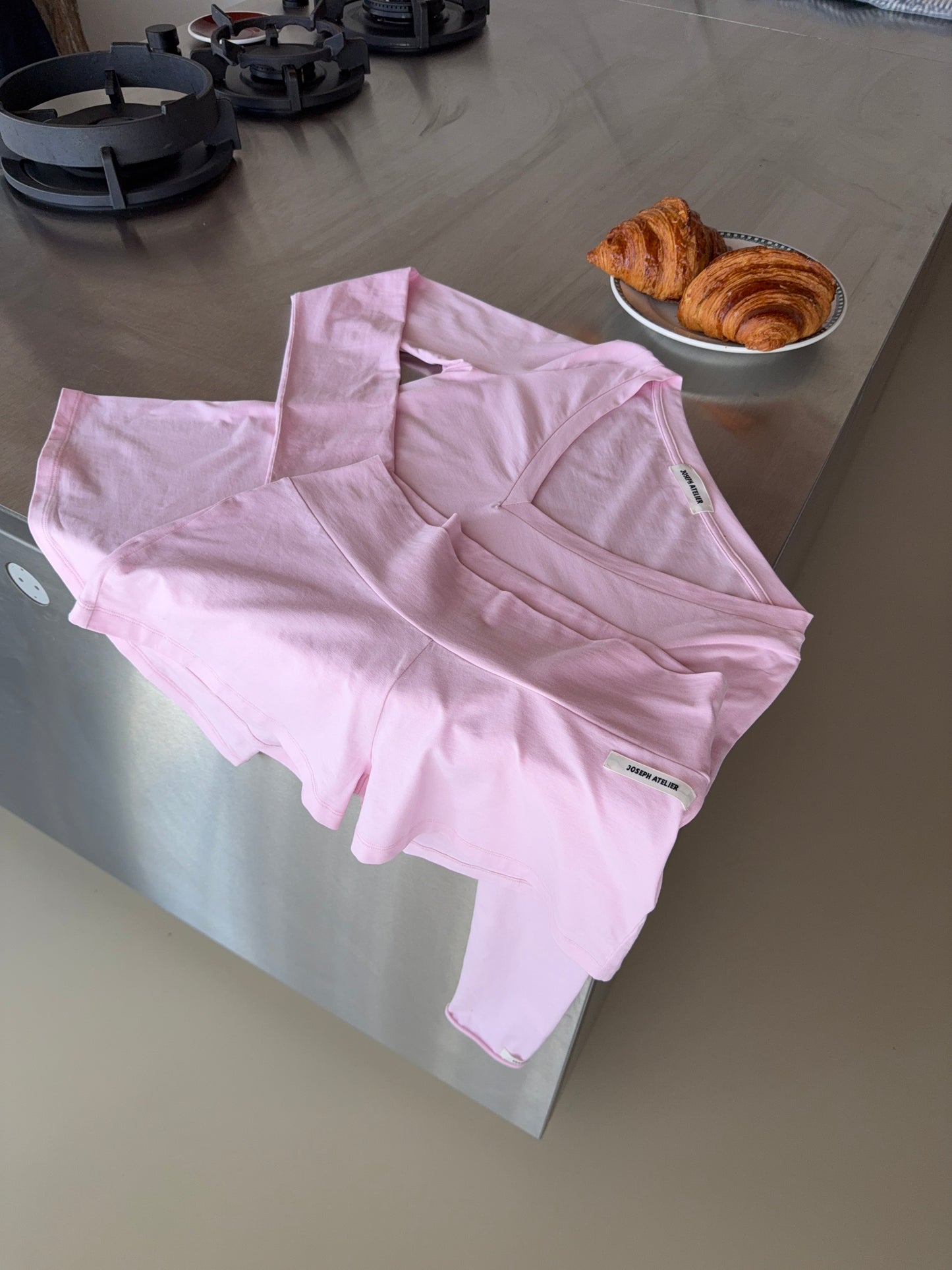 essential v-neck longsleeve baby pink